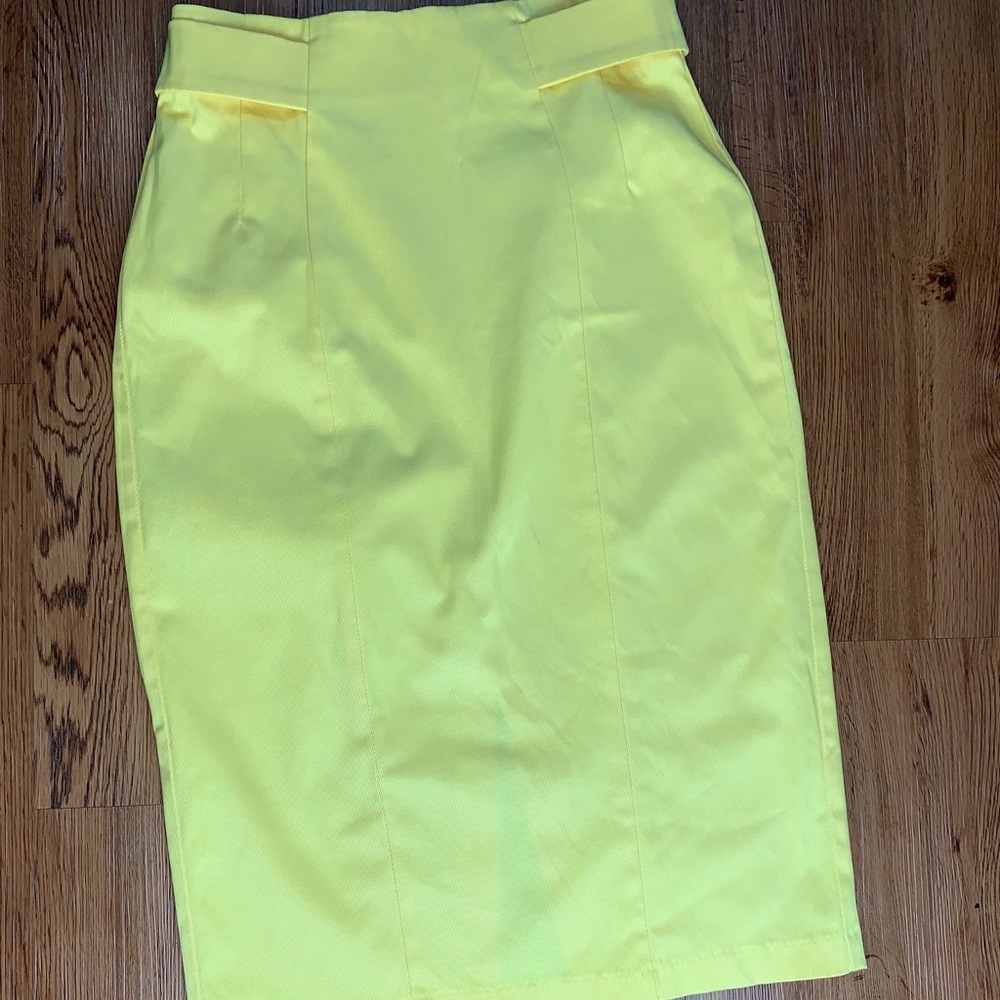 New York and company High waist yellow skirt